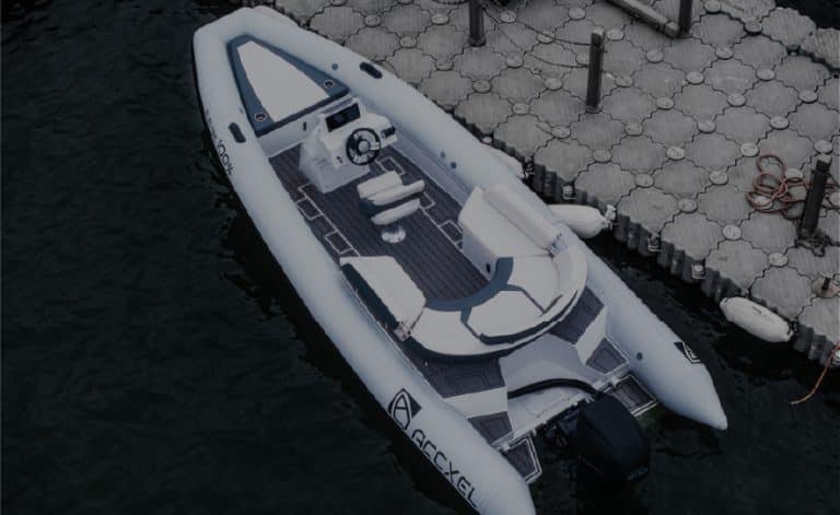 5 Reasons to Choose an Electric Boat Over a Gas