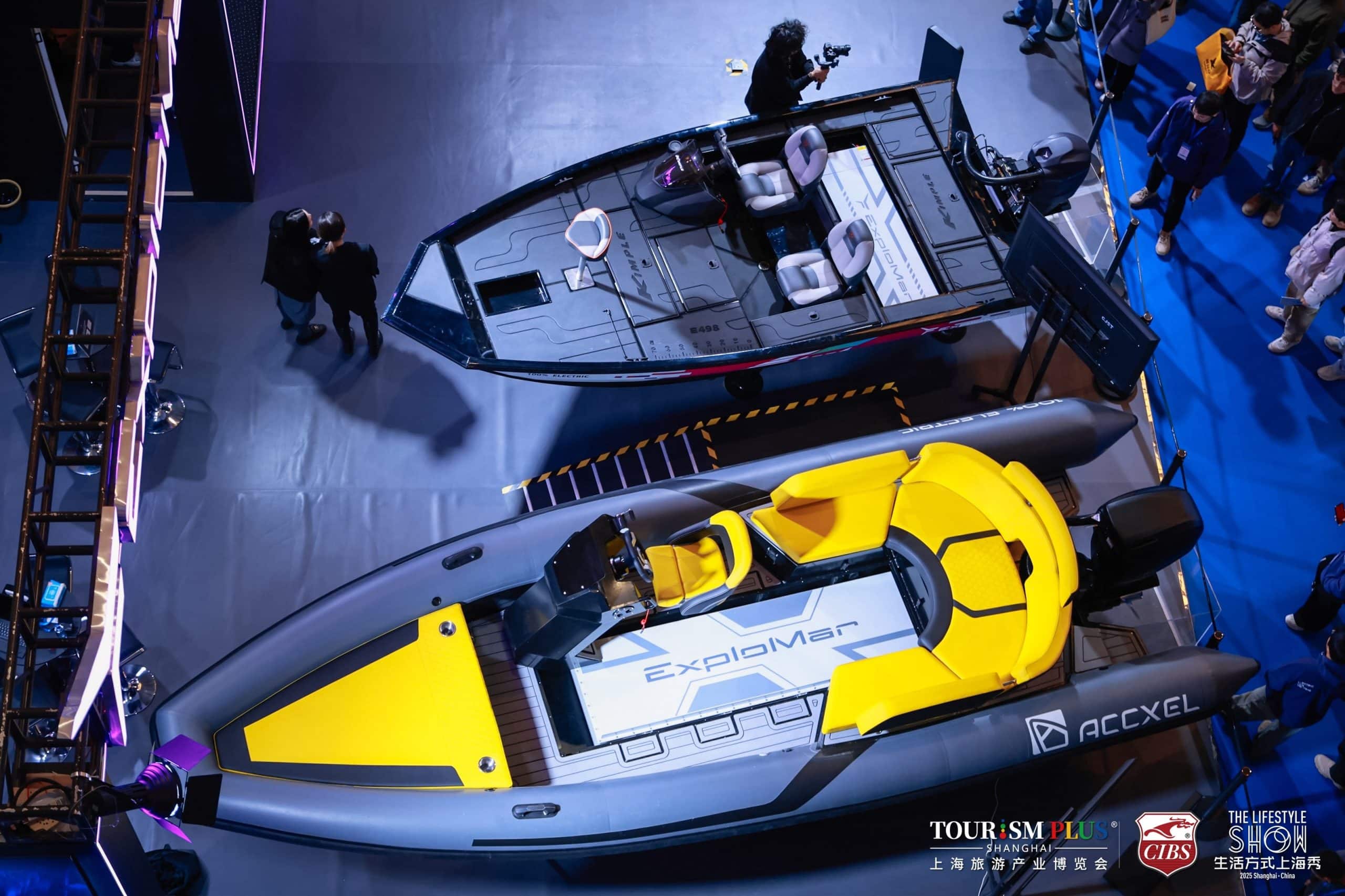 E498 electric bass boat