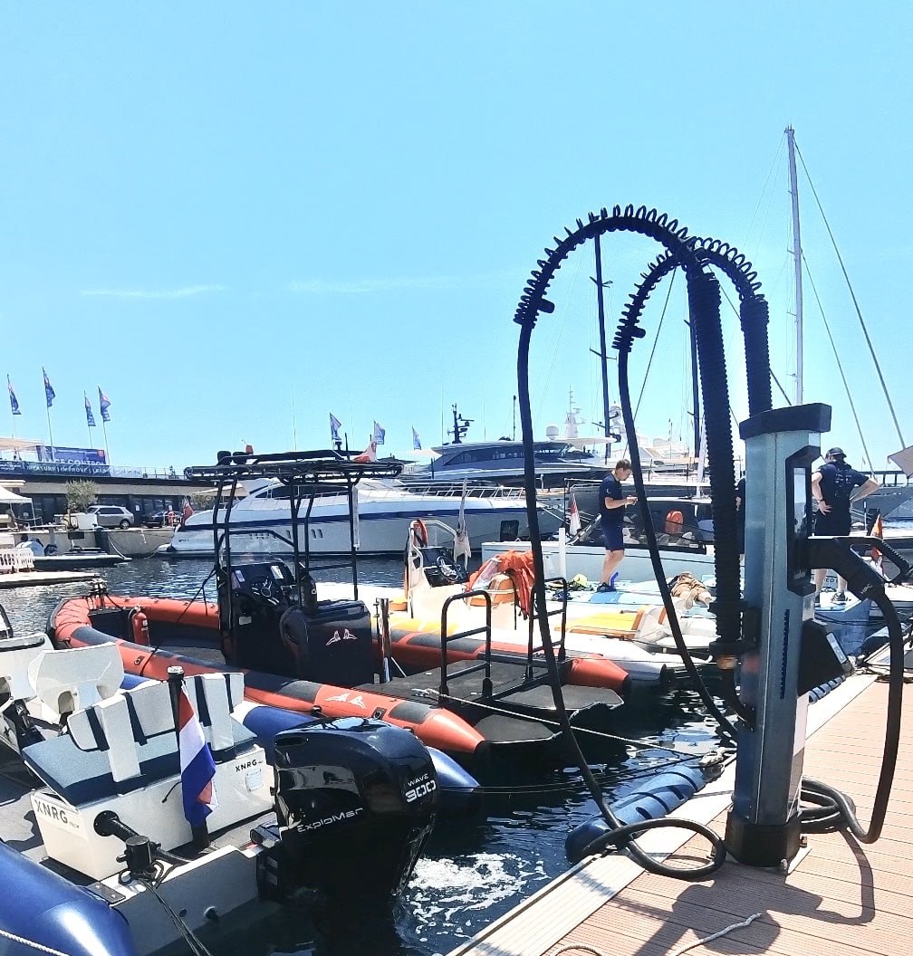 Aqua-Superpower-charging-explomar-electric-outboard
